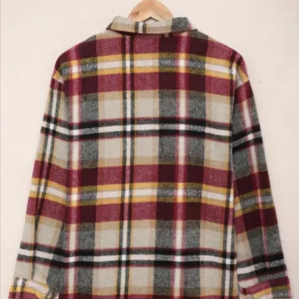 New Geometric Plaid pocketed shacket - Picture 12 of 17